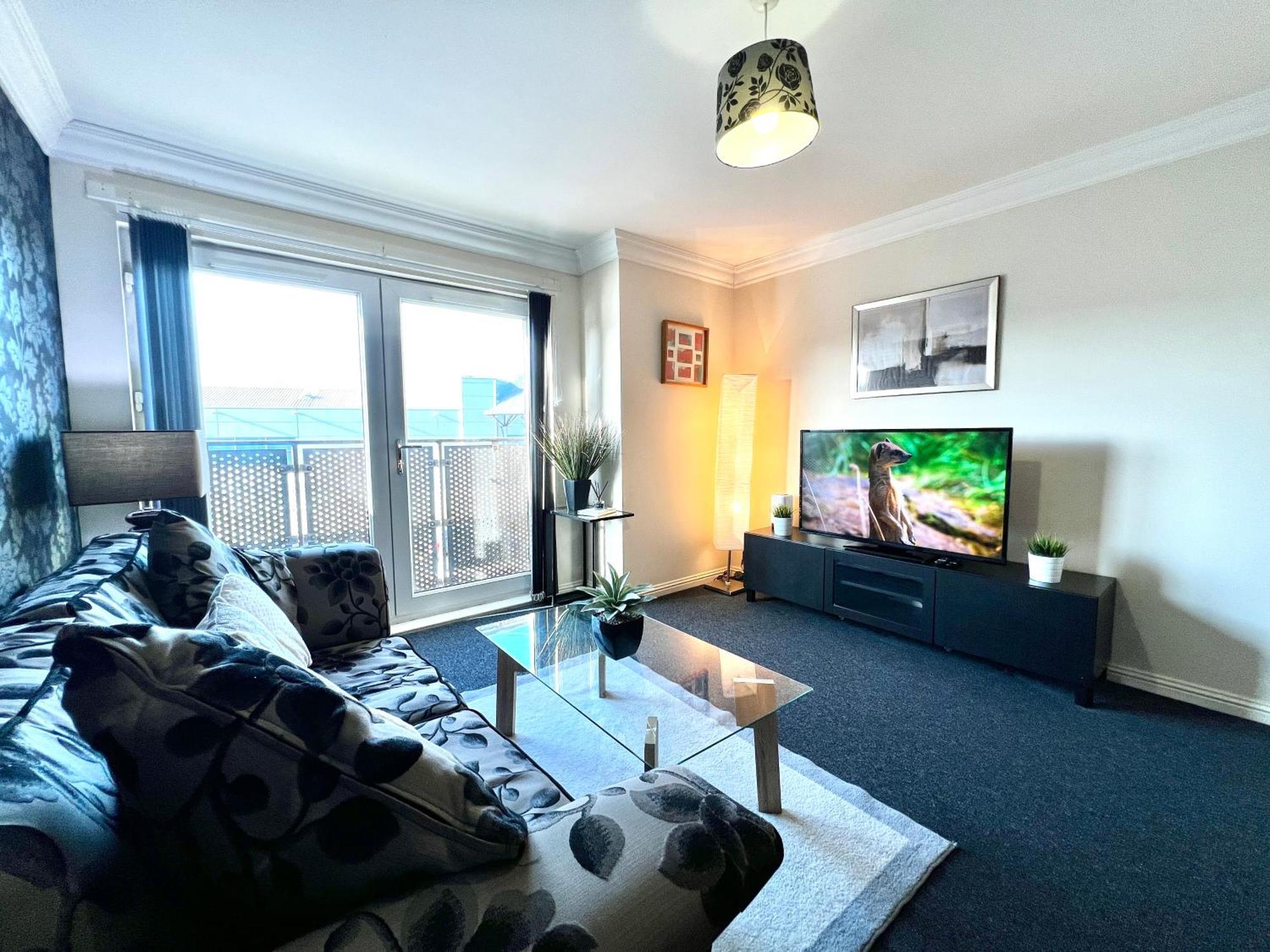 Апартаменты Stylish Modern Flat With Juliet Balcony & Parking Глазго Экстерьер фото