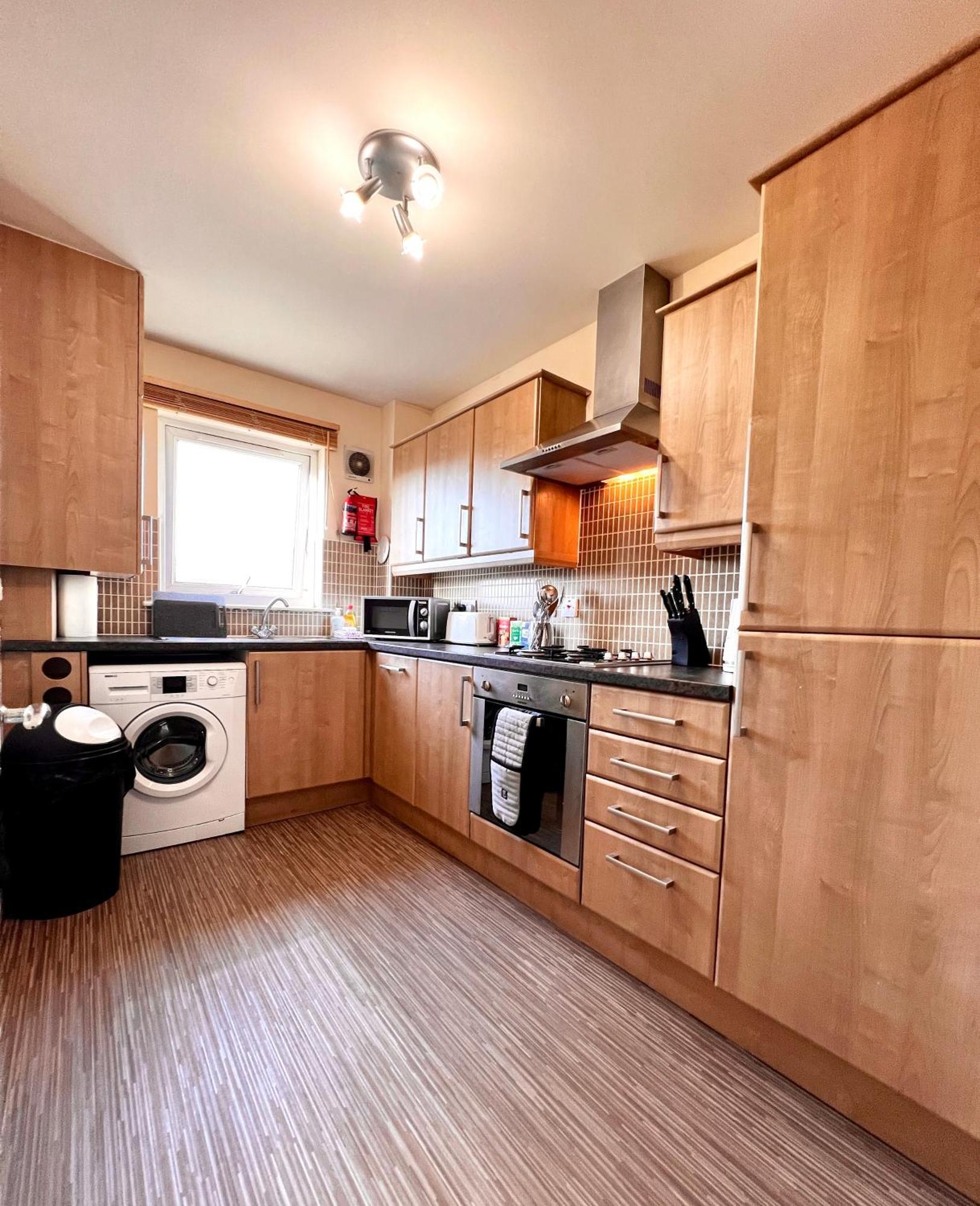Апартаменты Stylish Modern Flat With Juliet Balcony & Parking Глазго Экстерьер фото