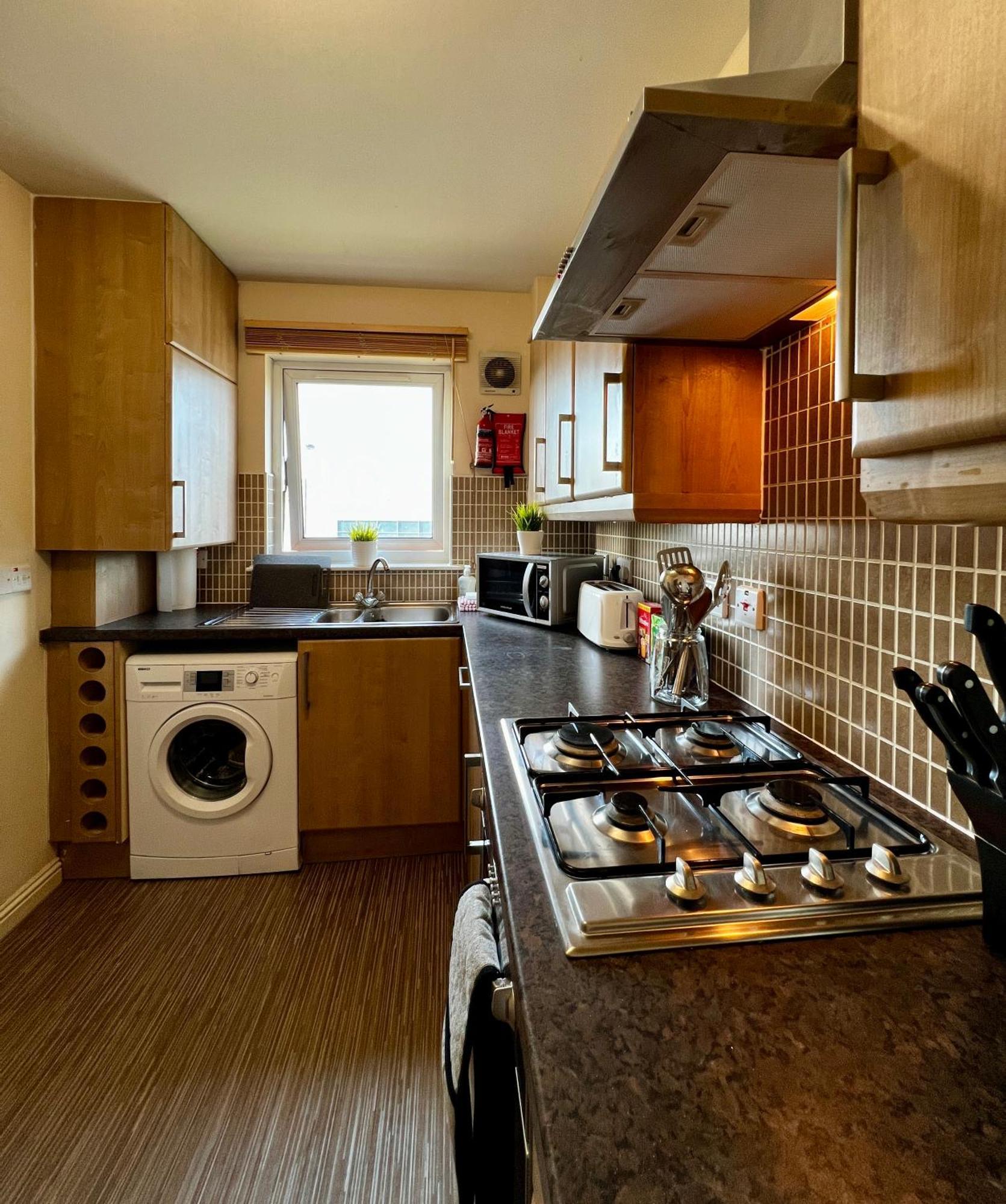 Апартаменты Stylish Modern Flat With Juliet Balcony & Parking Глазго Экстерьер фото