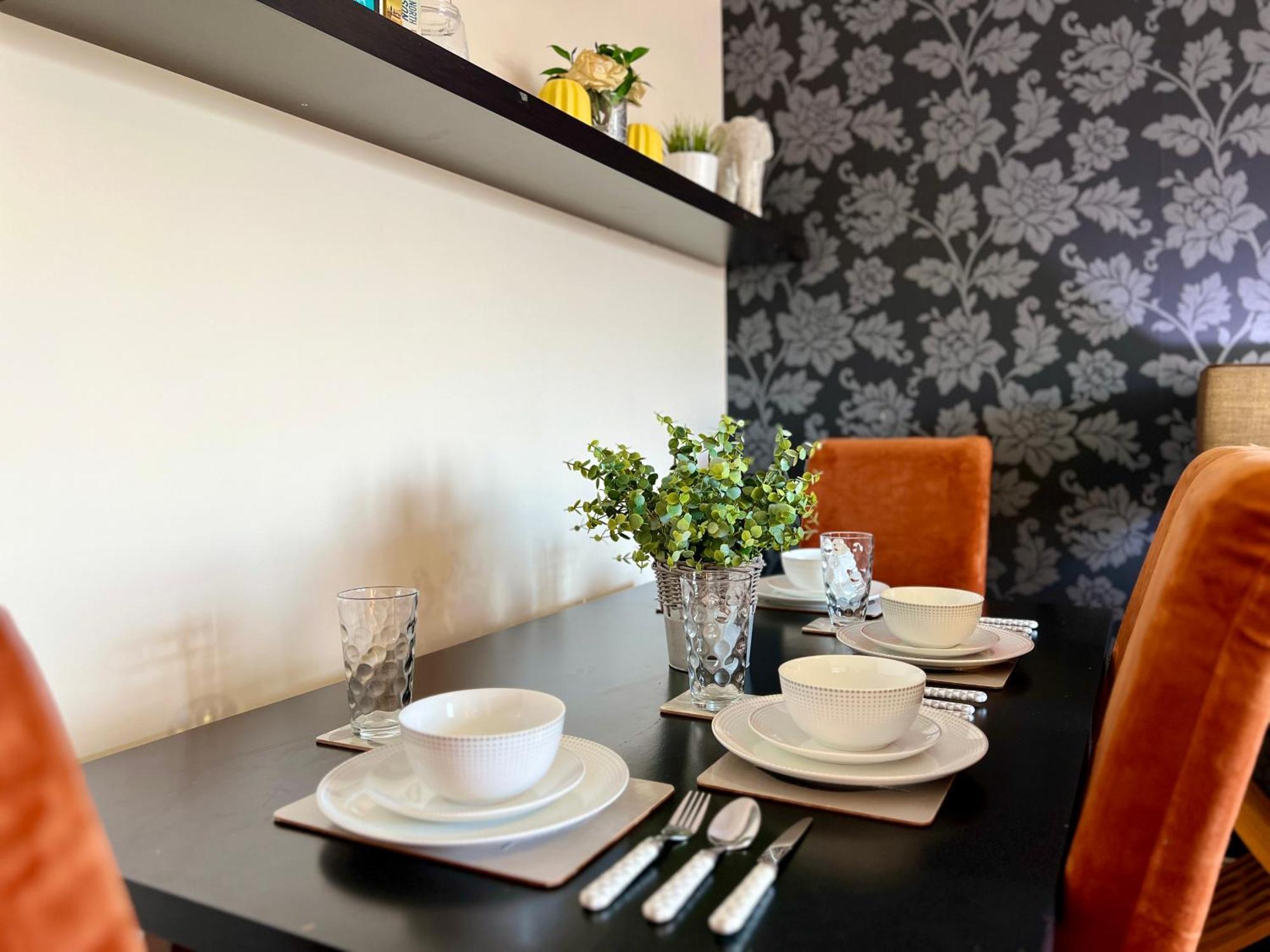 Апартаменты Stylish Modern Flat With Juliet Balcony & Parking Глазго Экстерьер фото